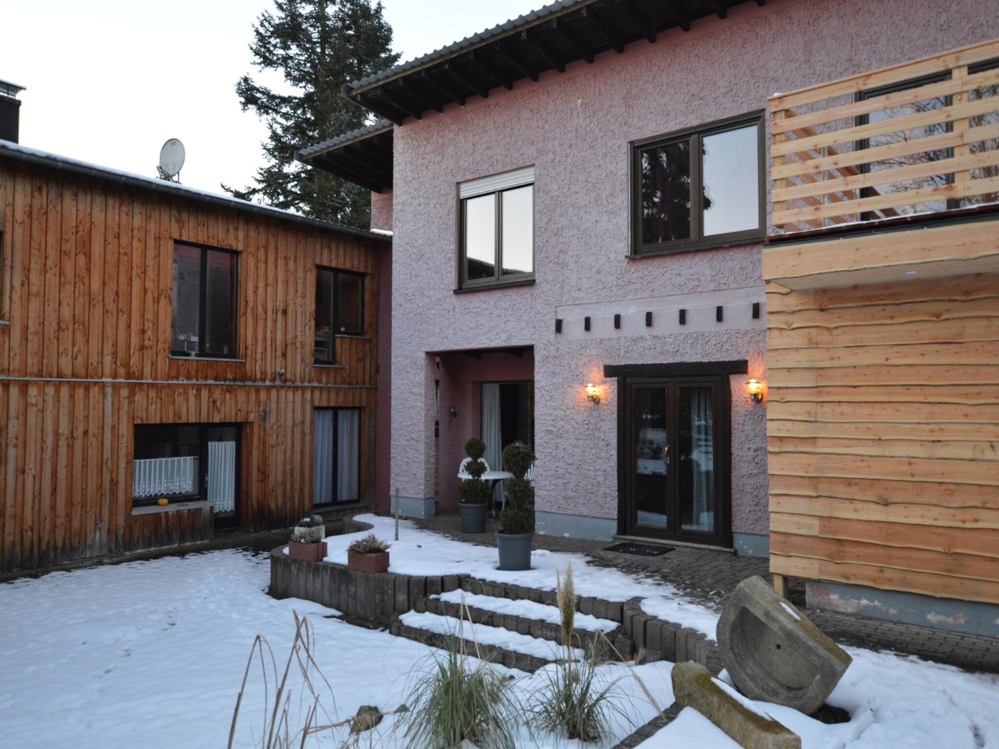 Cosy Apartment In Manderscheid With Balcony エクステリア 写真